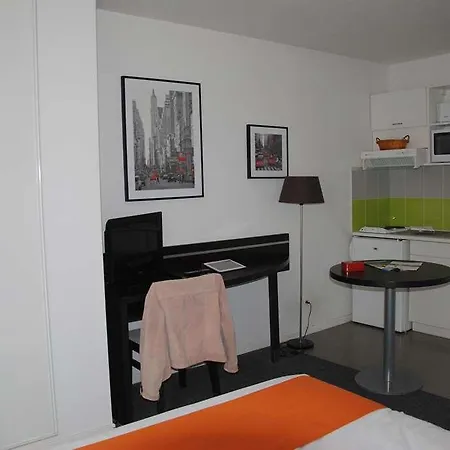 Nemea Centre מלון דירות 3*