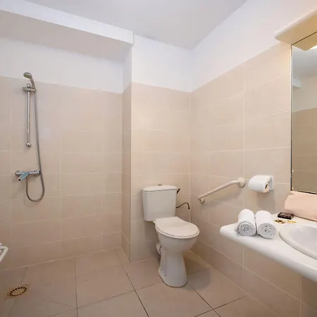 Nemea Centre 3*