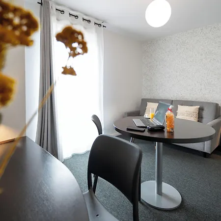 Hotel apartamentowy Nemea Centre