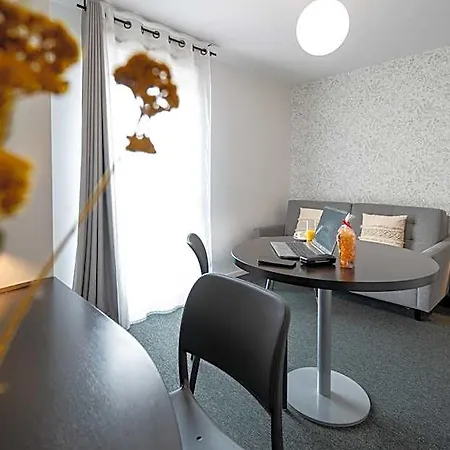 Nemea Centre מלון דירות 3*