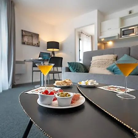 Nemea Centre 3* נאנסי