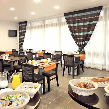 公寓式酒店 南锡内美阿家庭套房公寓 3*