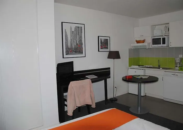 Nemea Centre Aparthotel 3*