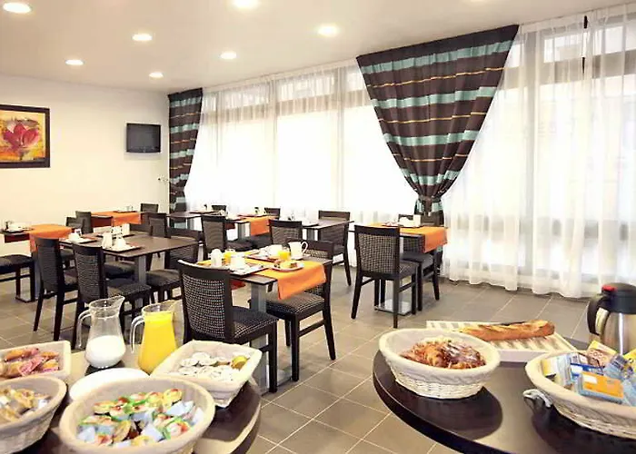 Apart-hotel Nemea Centre 3*